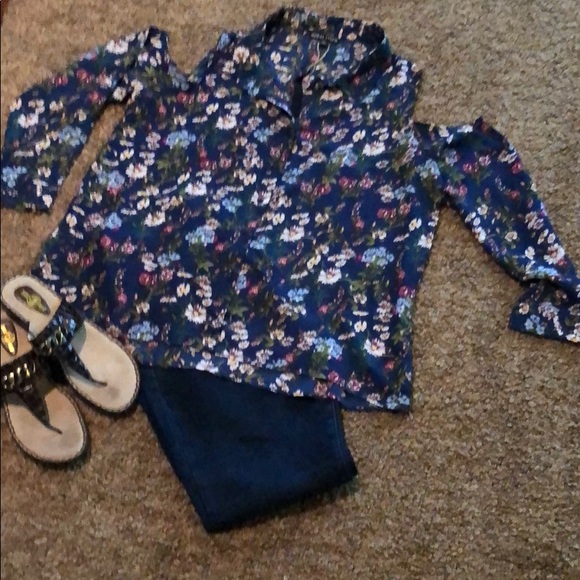 moral fiber Tops - NWT-Cold Shoulder Blouse